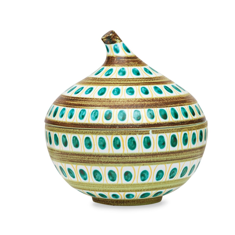 A Stig Lindberg faience tureen by Stig Lindberg