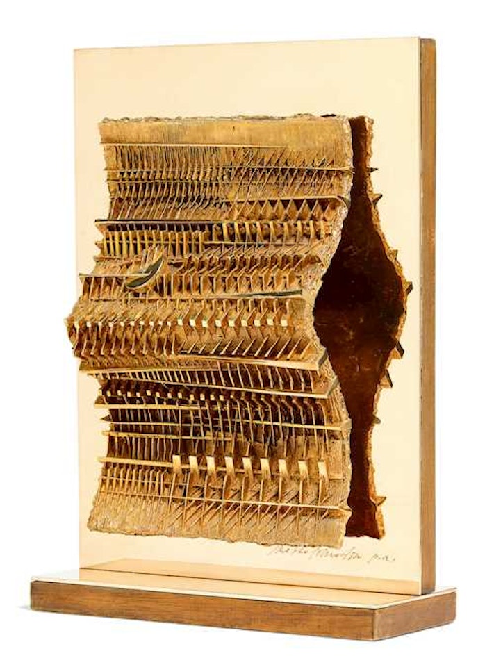 Papiro per Rusconi Editore by Arnaldo Pomodoro
