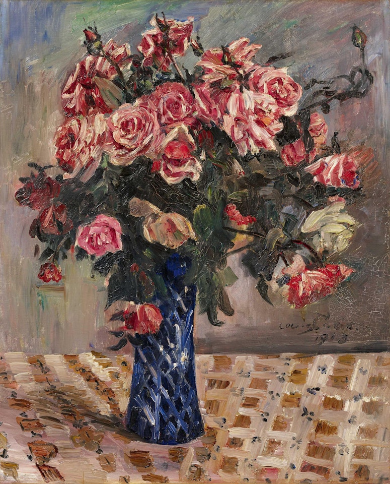 Stillleben - Rote und rosa Rosen in Vase auf Tischtuch (Blumen). by Lovis Corinth