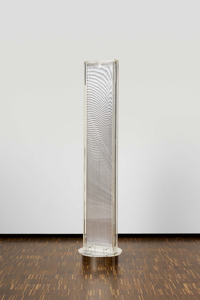 Stele im Garten. by Heinz Mack