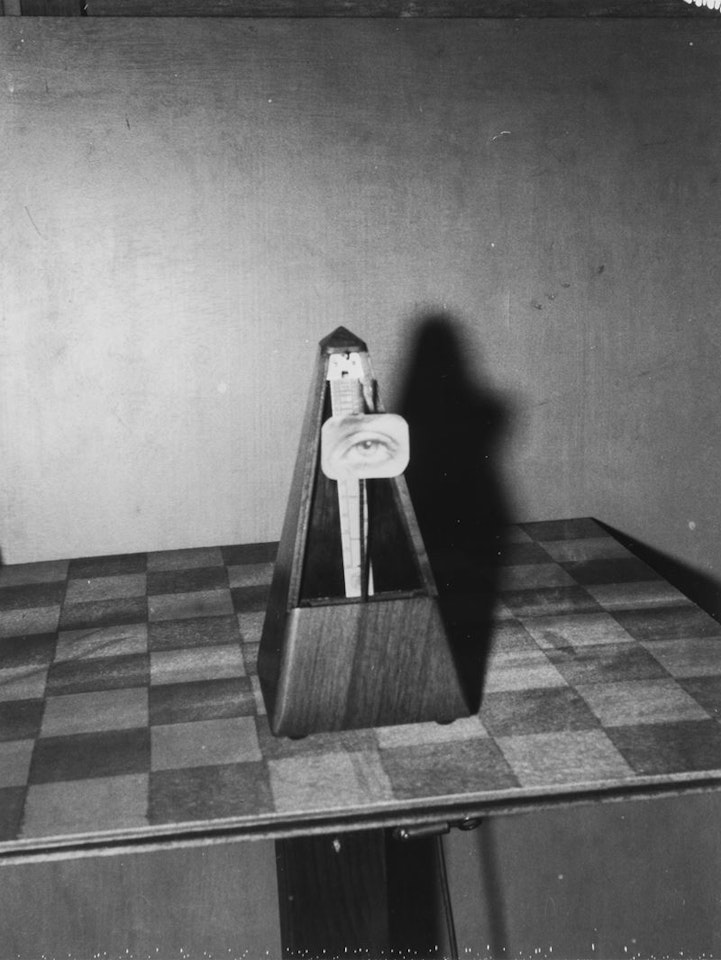 Mètronome by Man Ray