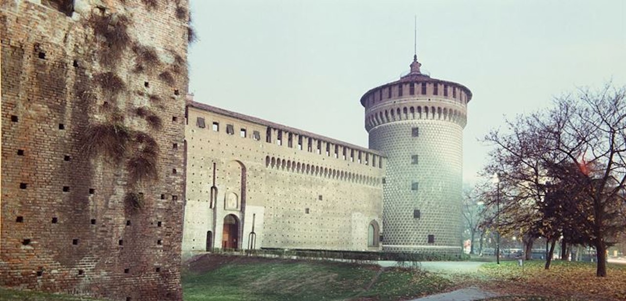 Milano, Castello Sforzesco by Luigi Ghirri