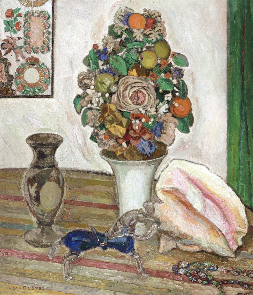Still life with flower vase, pink wing conch and Murano glass horse (ca. 1935) by Leon de Smet