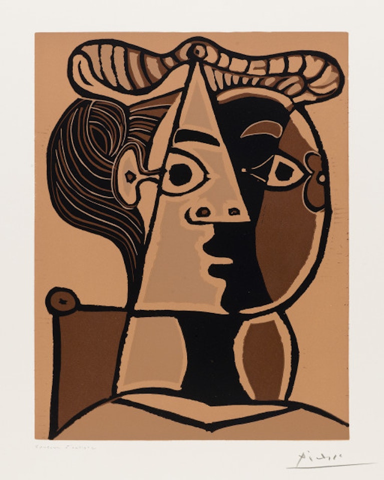 Woman wears a chignon by Pablo Picasso