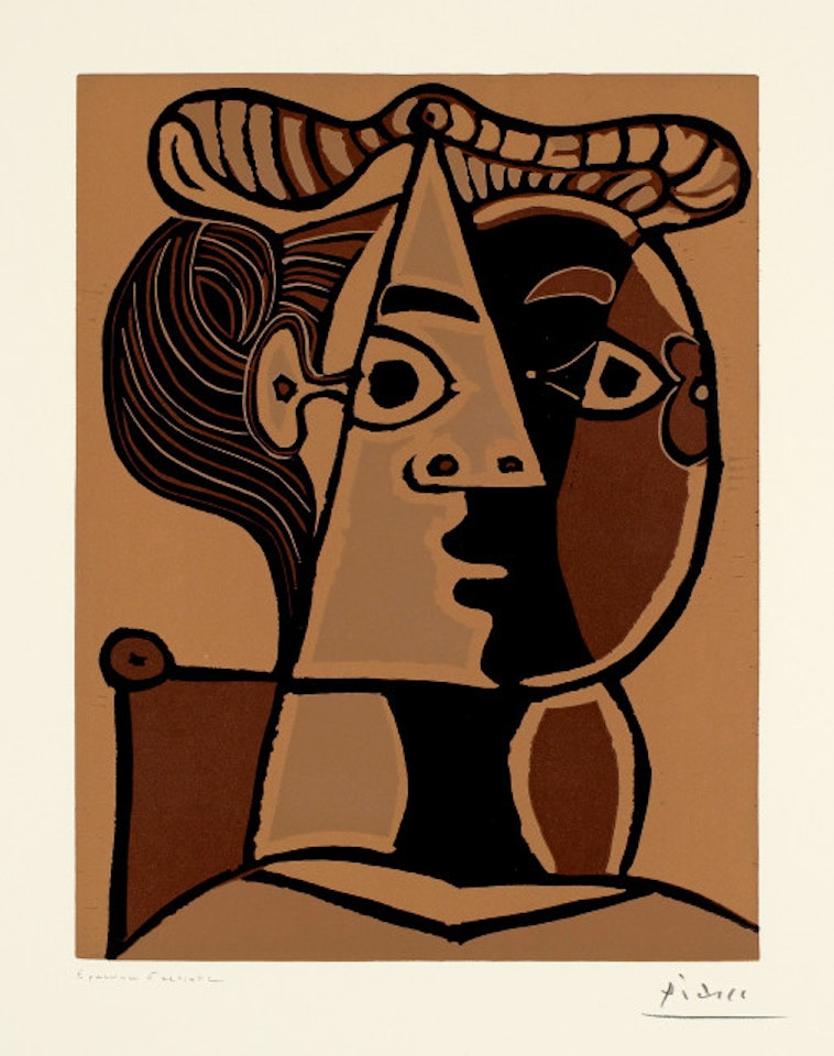 Woman wears a chignon by Pablo Picasso