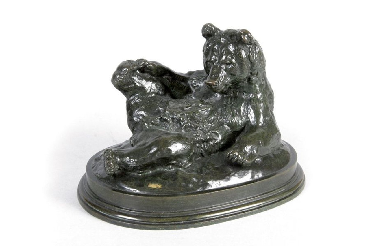 Sitting bear by Antoine-Louis Barye