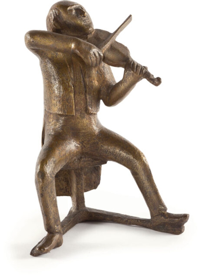Seated violinist by Gerhard Marcks