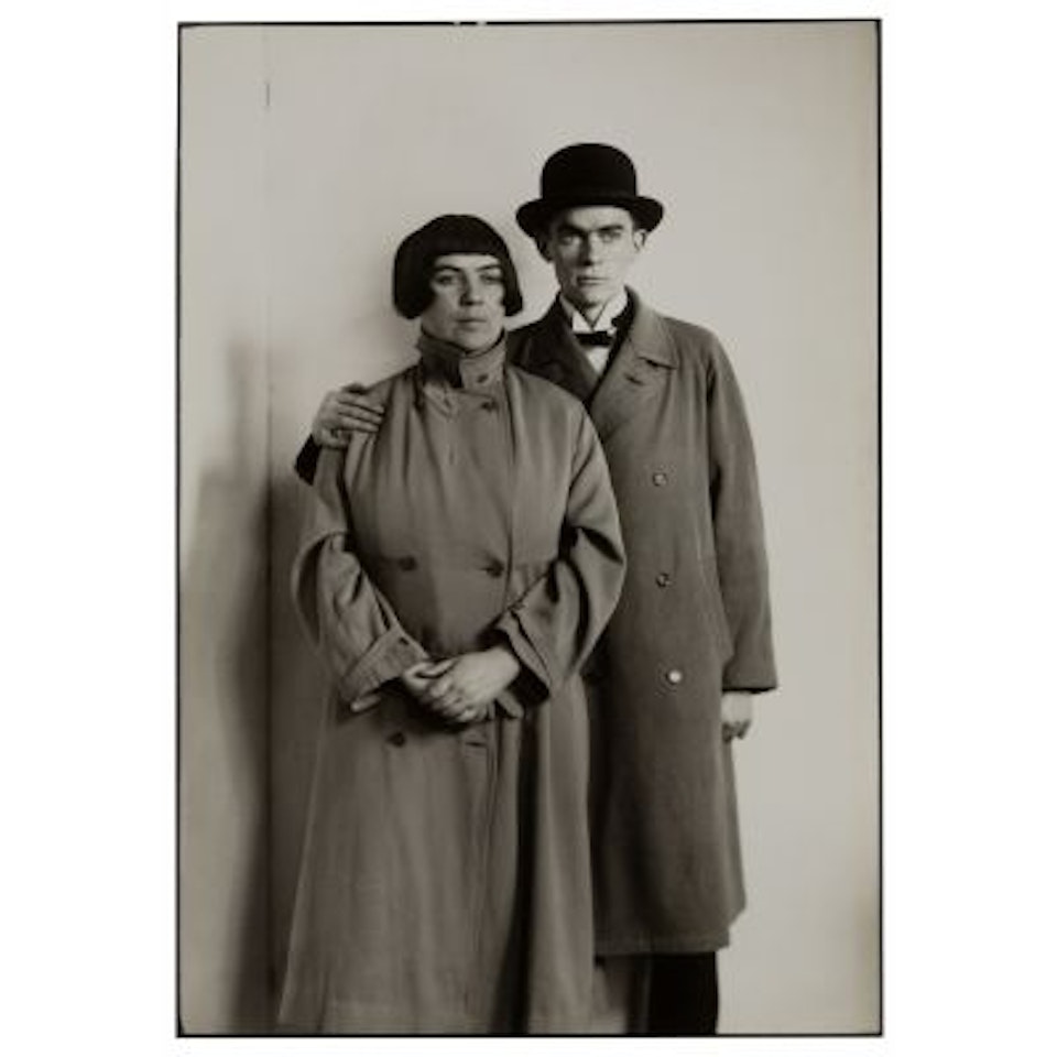 "Malerpaar" (Marta Hegemann and Anton Räderscheidt) by August Sander