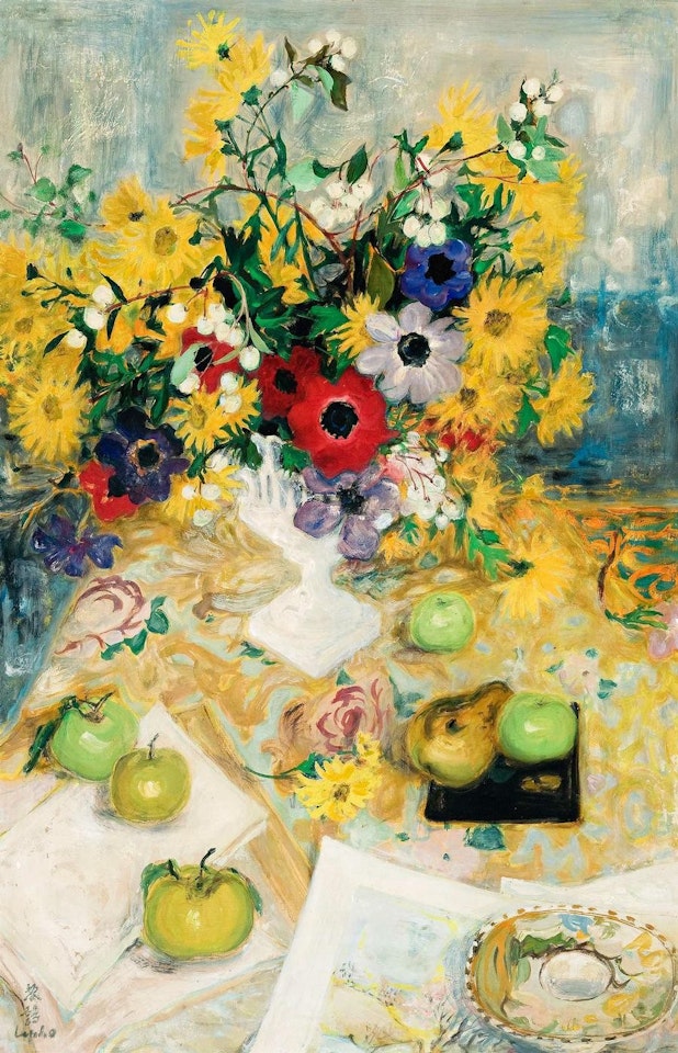 NATURE MORTE AUX FLEURS ET POMMES by Le Pho