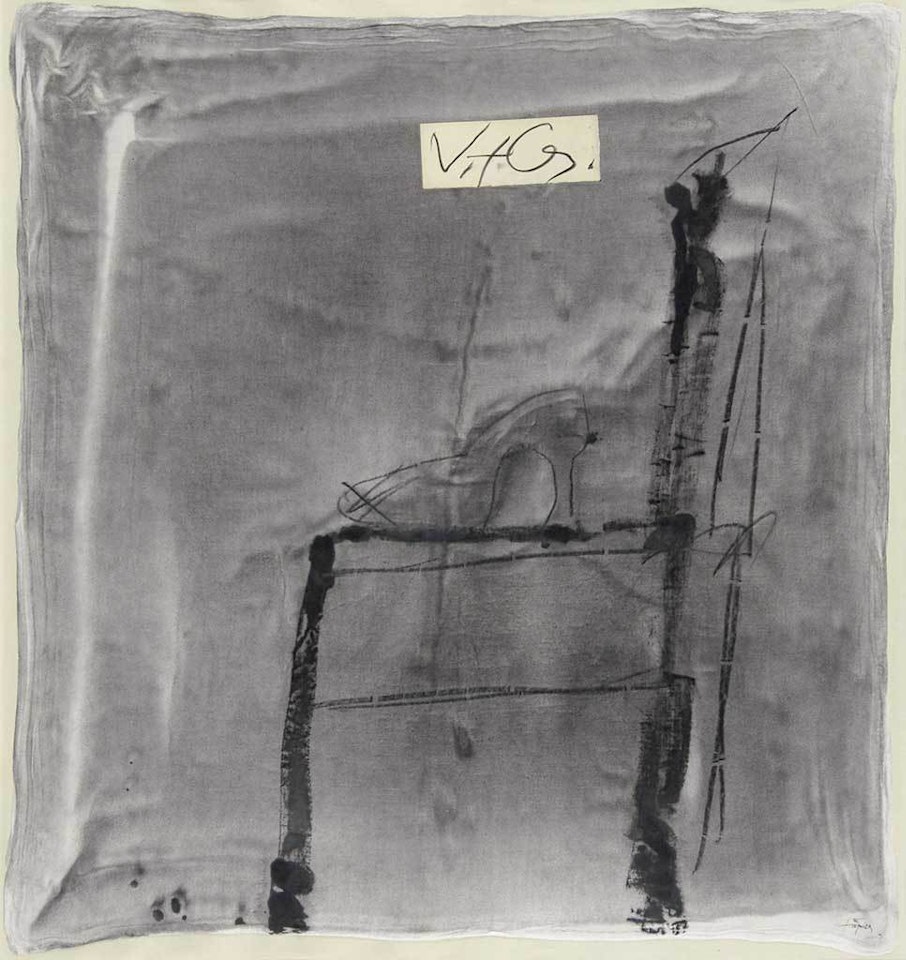 Chaise de profil by Antoni Tapies
