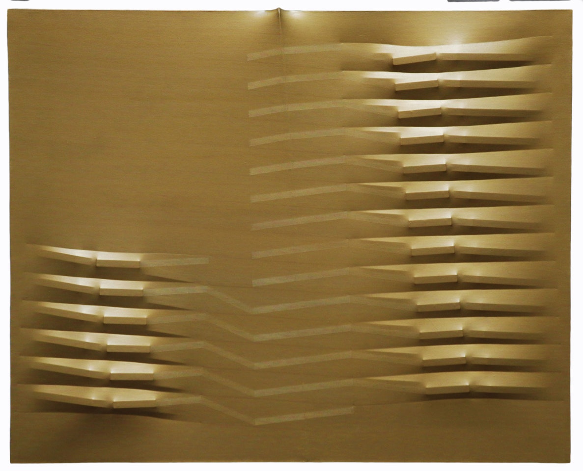 "Oro" by Agostino Bonalumi