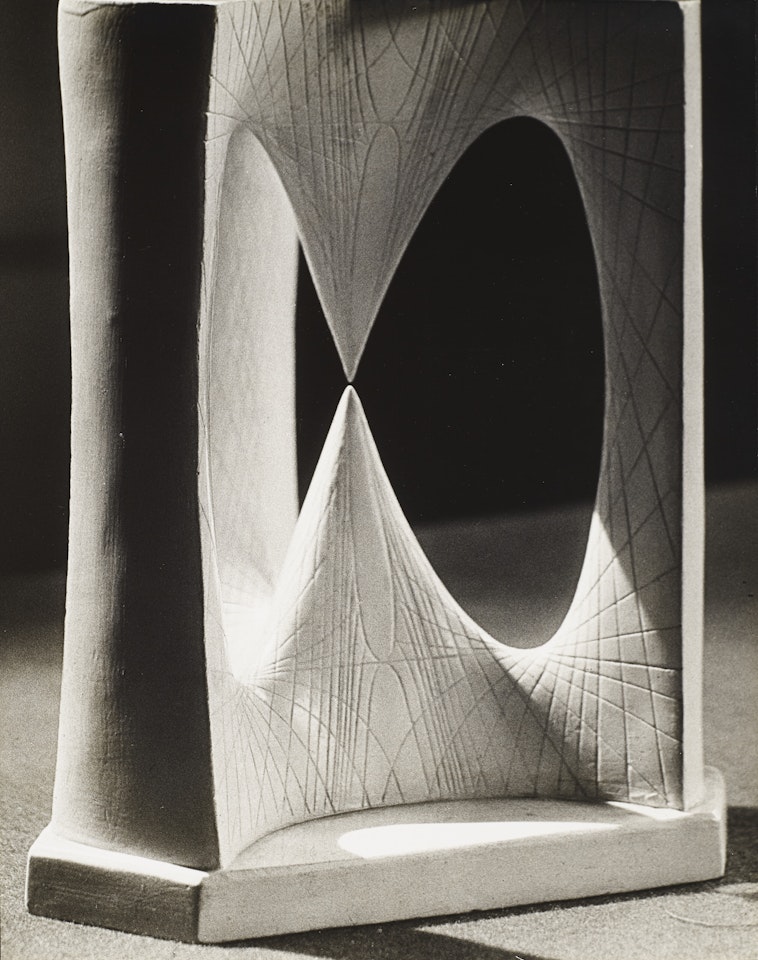 Objet mathématique: divers types de points coniques by Man Ray