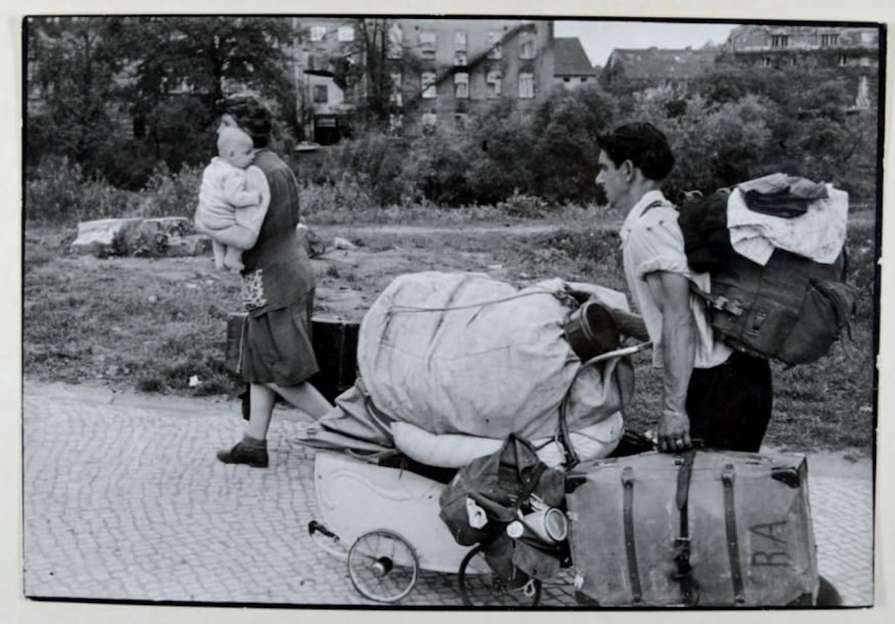 Near Dessau, repatriation of workers Print from the 1970s by Henri Cartier-Bresson