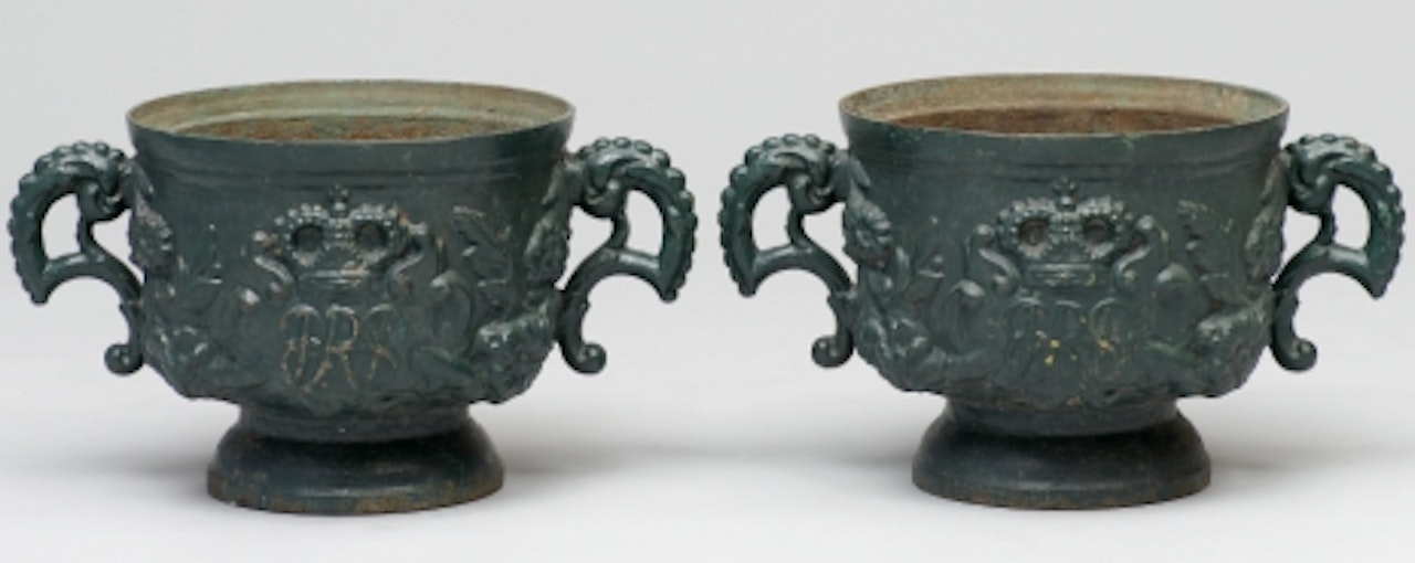 Garden urns, a pair by Unknown (Baroque style)