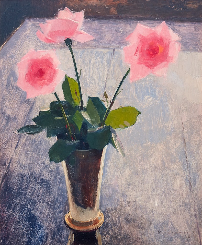 Pink roses in silver vase by Olle Hjortzberg