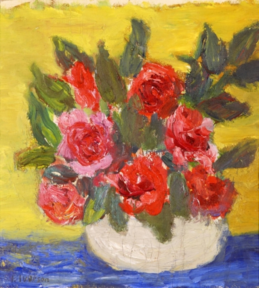 Red roses in vase by Ivan Ivarson