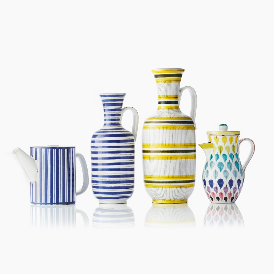 Hanging vases and jugs, four parts; A set of four Stig Lindberg faience vessels by Stig Lindberg