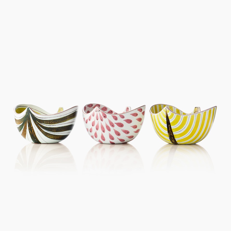 Bowls, three pieces; A set of three Stig Lindberg faience bowls by Stig Lindberg