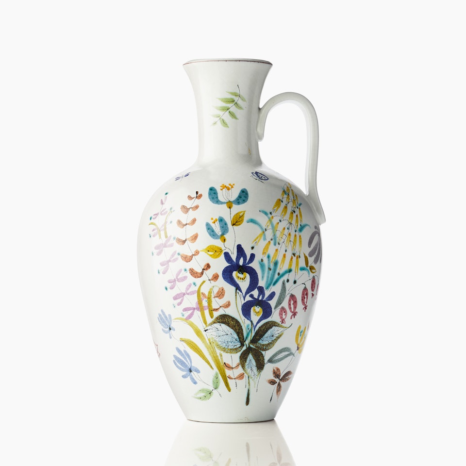 Hänkelvase; A Stig Lindberg faience vase by Stig Lindberg
