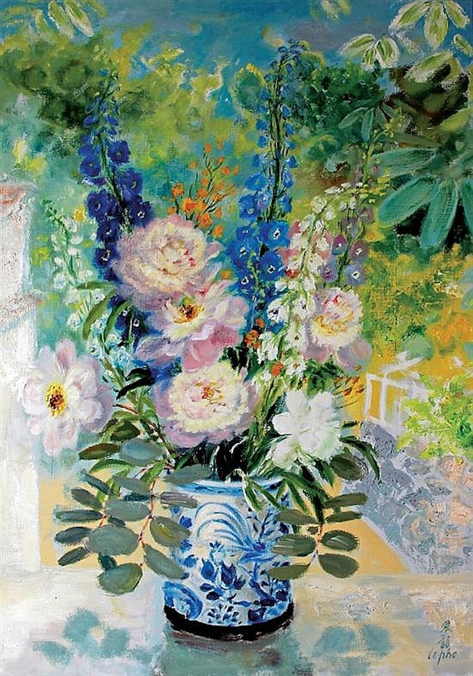 Vase of flowers by Le Pho