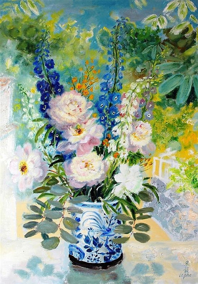 Vase of flowers by Le Pho