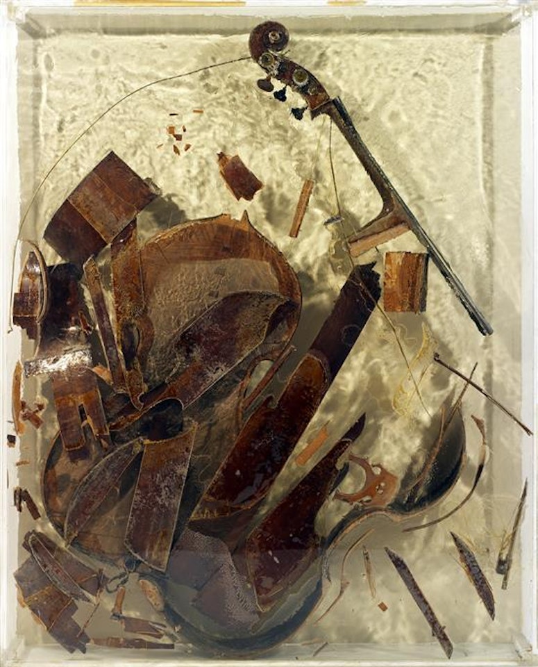 Colère de contrebasse by Arman