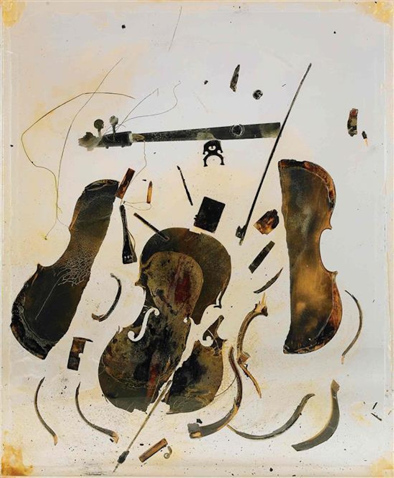 Colère de violoncelle calciné by Arman