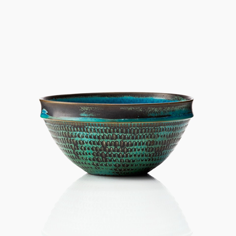 Bowl; A Stig Lindberg stoneware bowl by Stig Lindberg