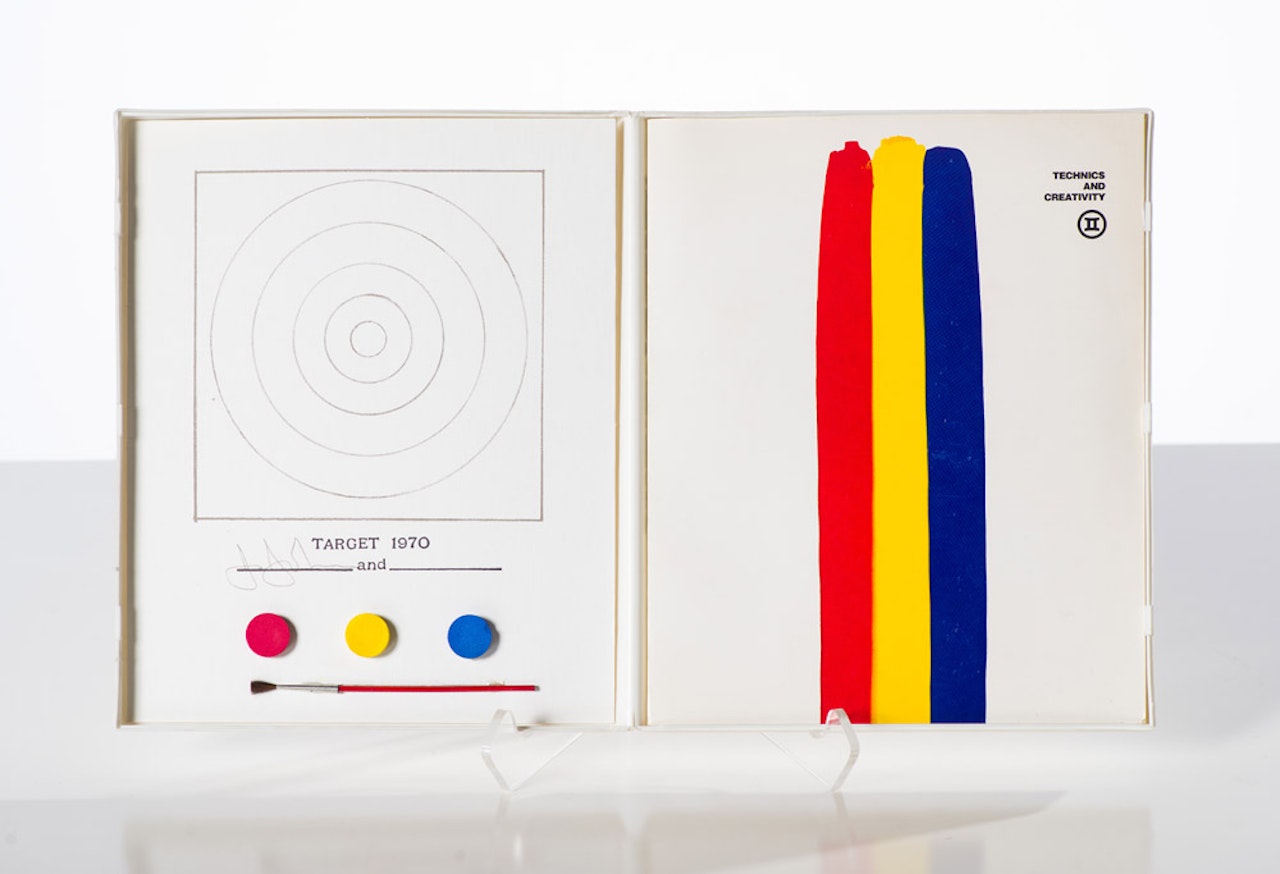Technics and Creativity: Gemini G.E.L. by Jasper Johns