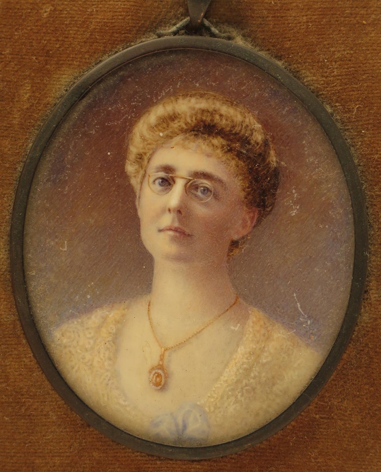 Portrait miniatures of a lady and gentleman by English School