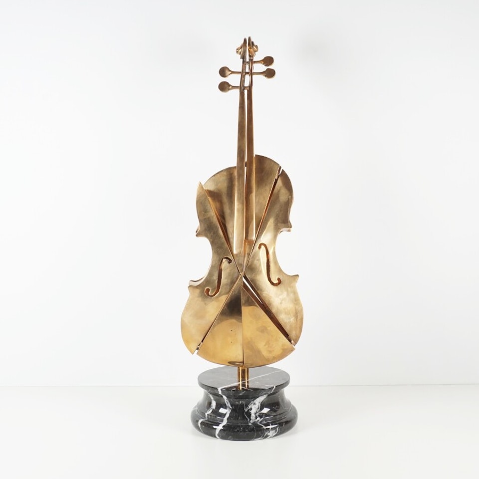 Prisme viola by Arman