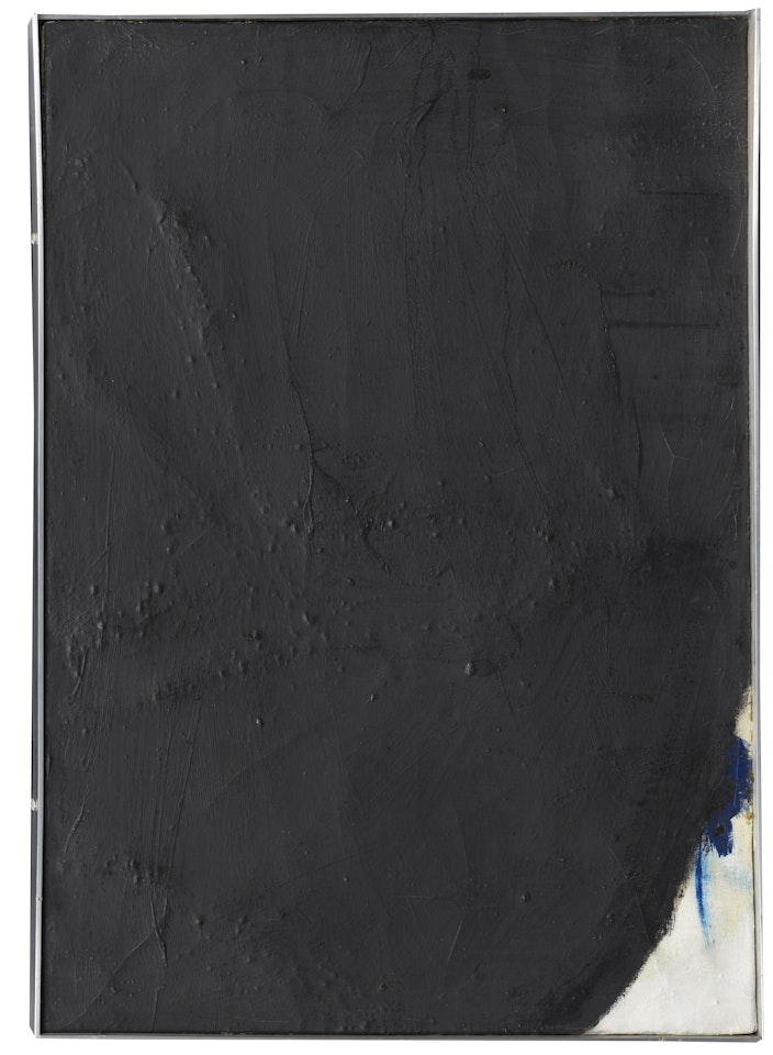 Schwarz auf Blau auf Weiß by Arnulf Rainer