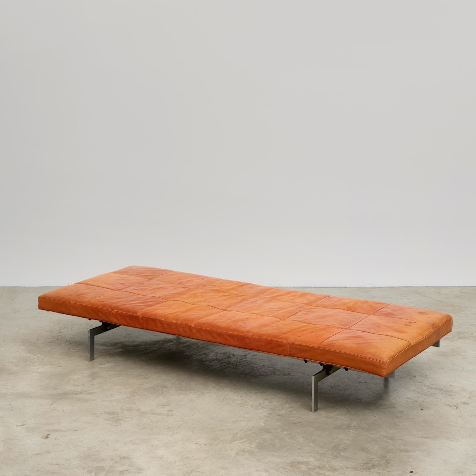 A "PK 80" daybed by Poul Kjaerholm