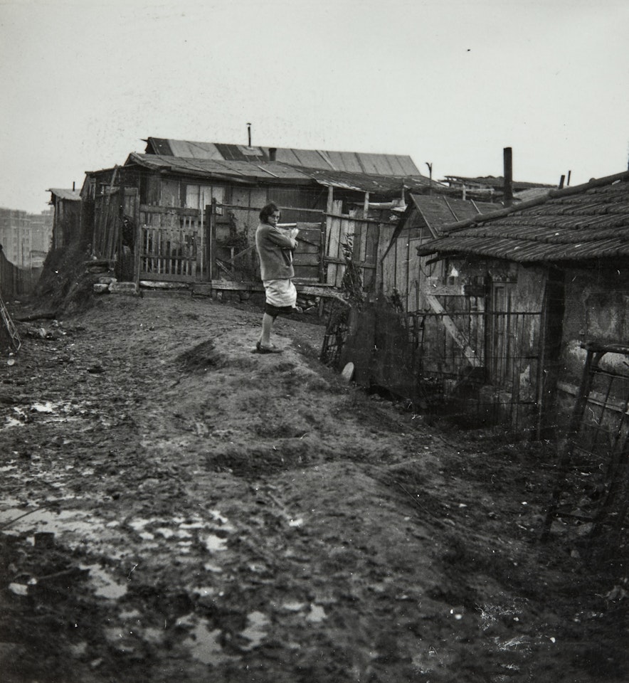 Constructions et habitants - La Zone, Paris by Dora Maar