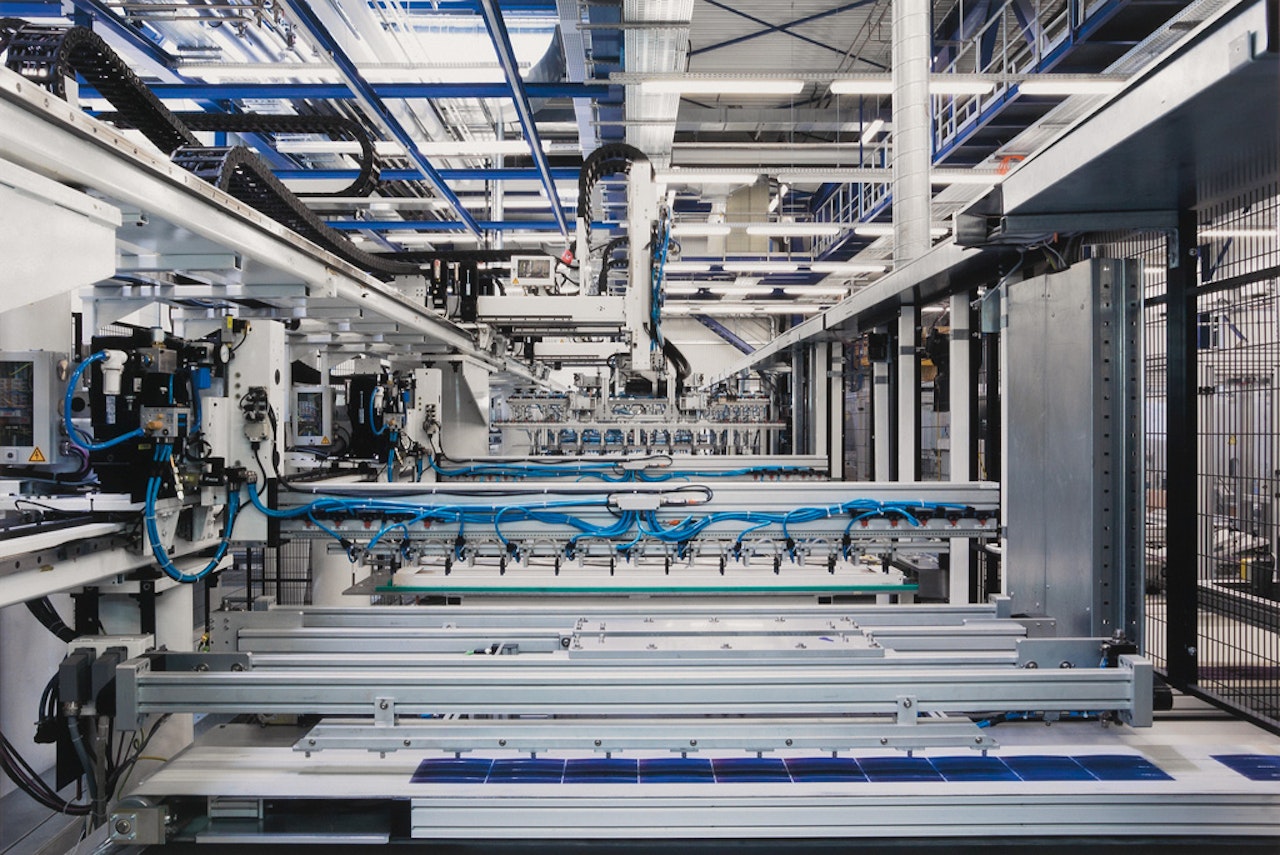 String Handling, SolarWorld, Freiberg by Thomas Struth
