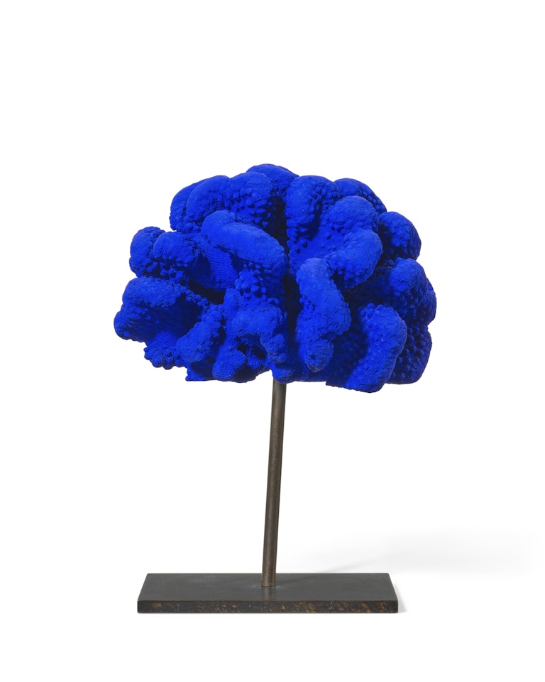 Sculpture éponge bleue sans titre (SE 22) by Yves Klein