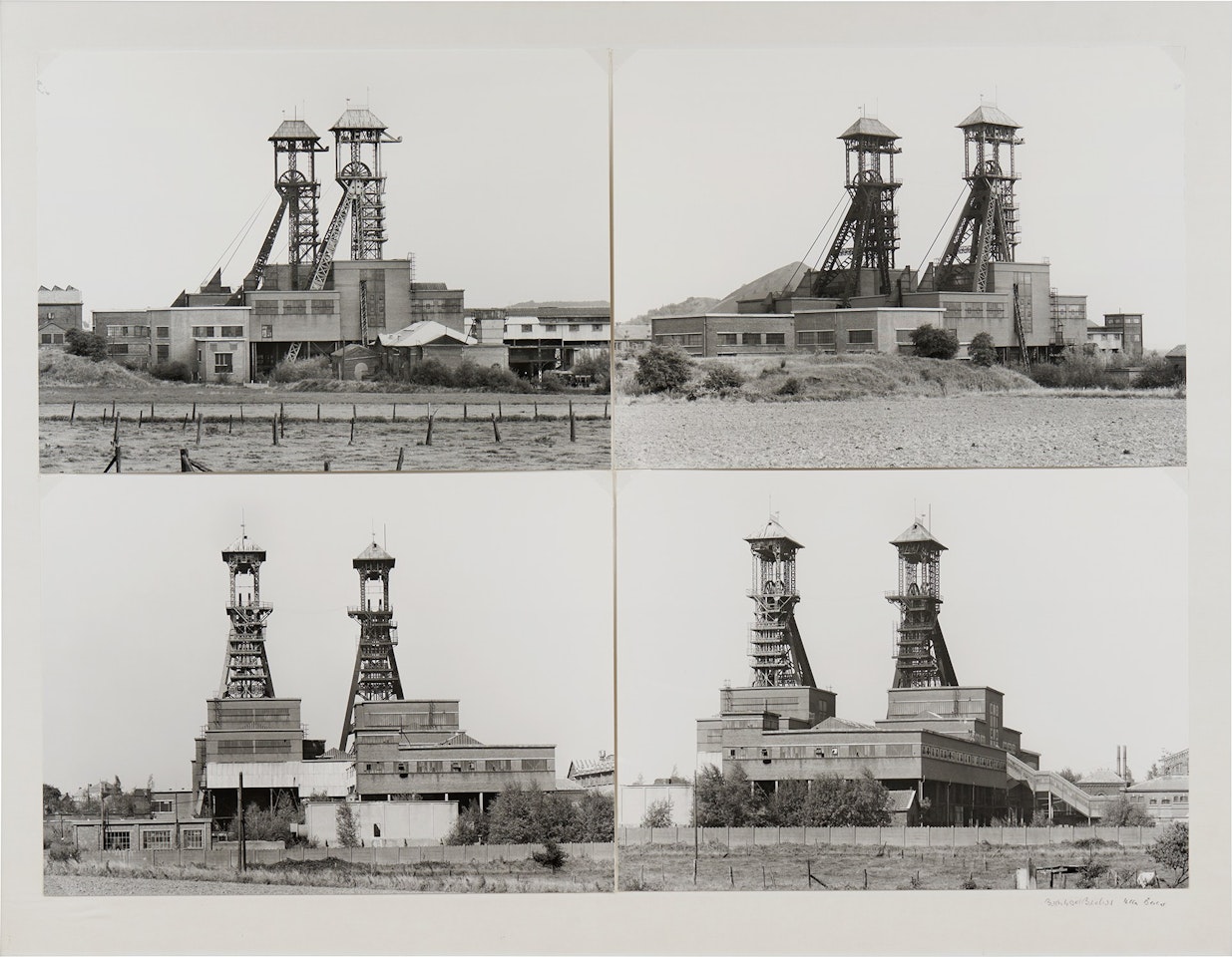Puits Monceau Fontaine No. 14, Charleroi, Belgien by Bernd & Hilla Becher