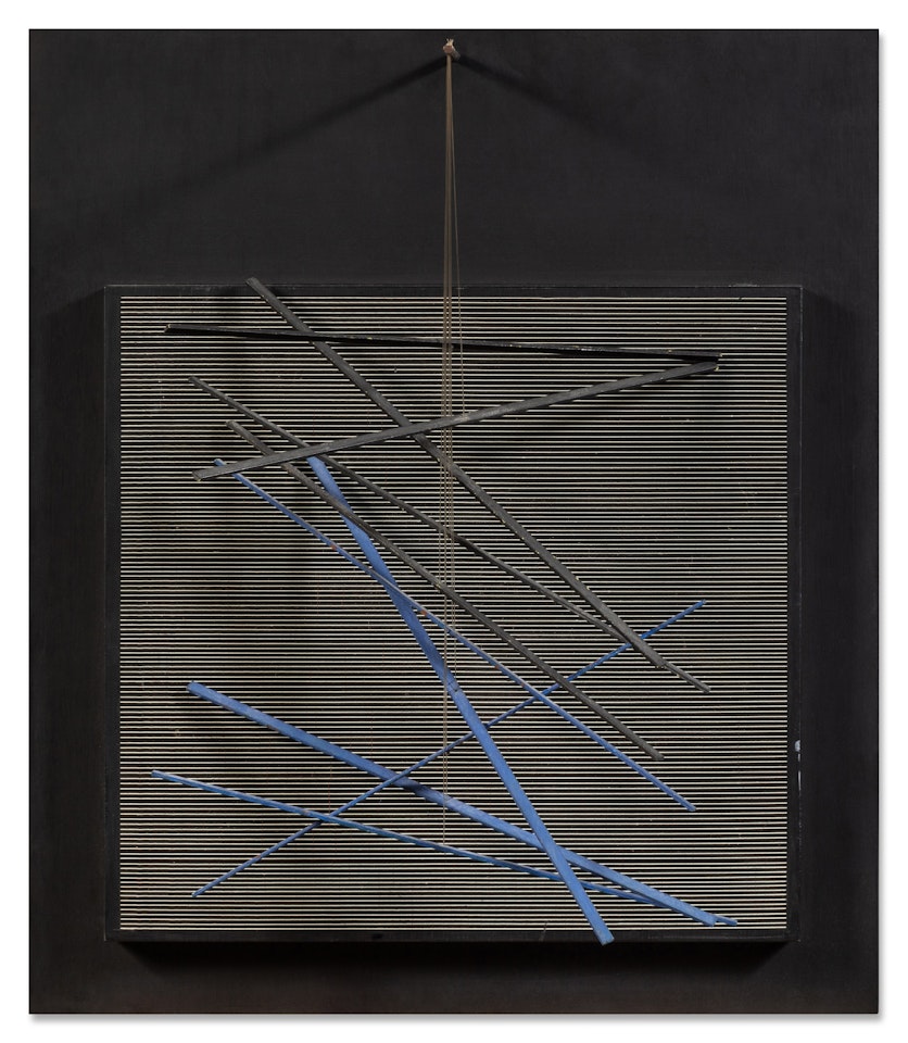 Petite vibration brique et noire by Jesus Rafael Soto