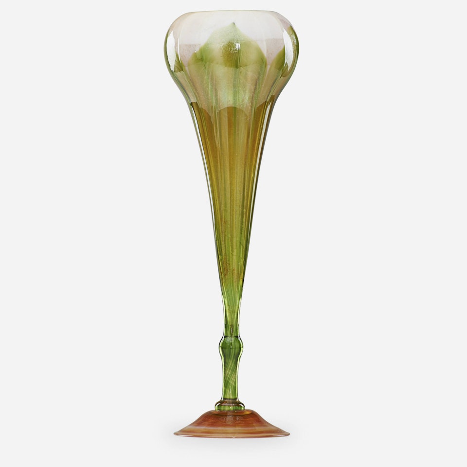 Fine tall pulled-feather floriform Favrile vase by Tiffany Studios