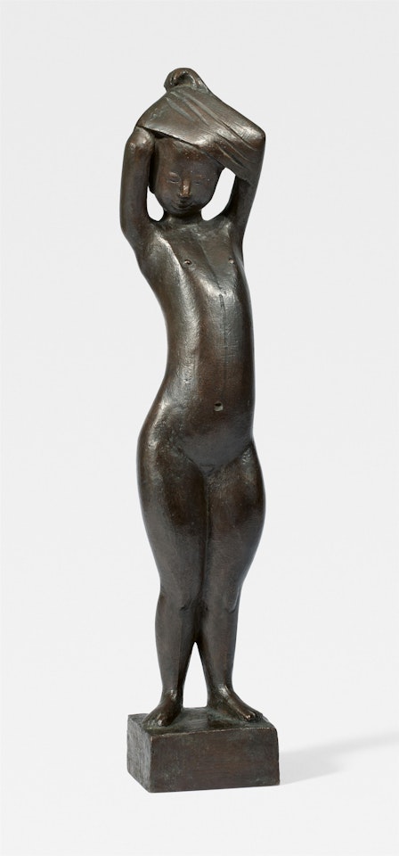 Hemdausziehendes Kind by Gerhard Marcks