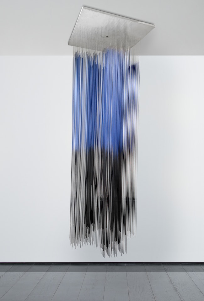 Sculpture Suspendu Bleu et Noir by Jesus Rafael Soto