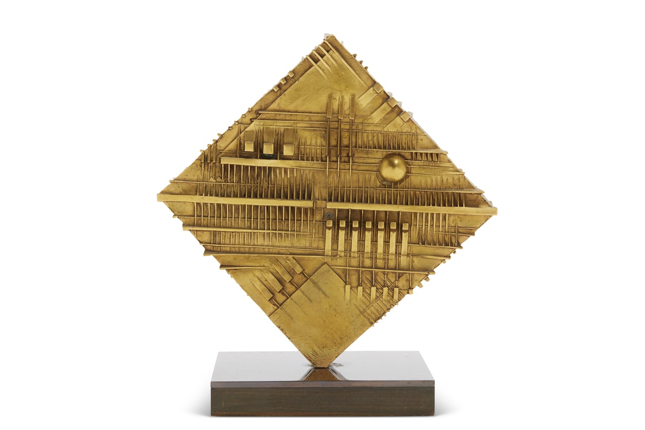 Romboide by Arnaldo Pomodoro