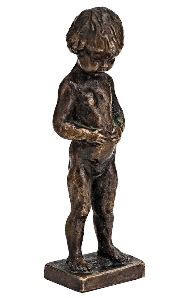 Stående liten pike by Arne Durban