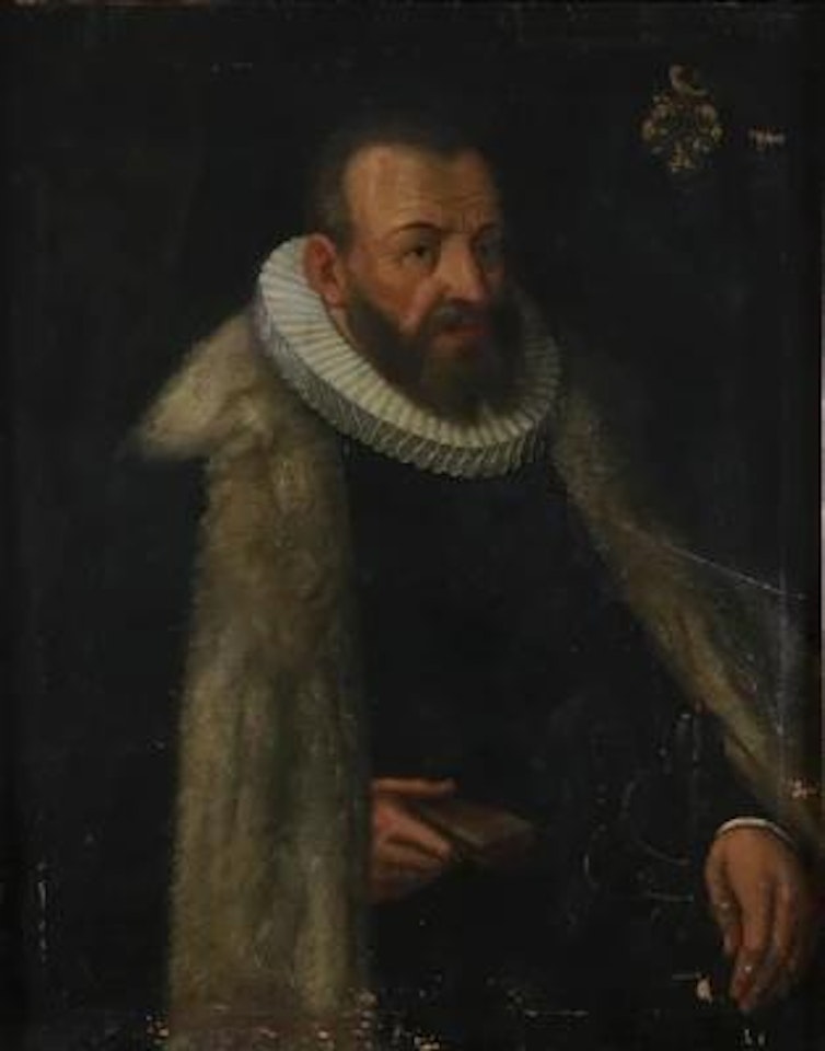 Großes Halbporträt eines hochrangigen Würdenträgers mit weißer Halskrause und pelzgefüttertem schwarzen Mantel by Dutch School