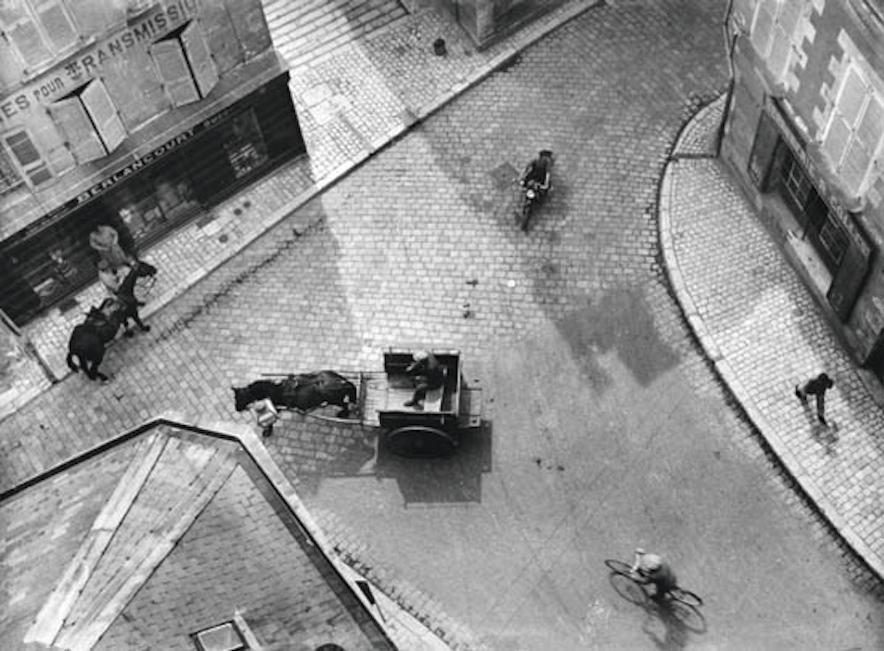 Carrefour Blois by André Kertész
