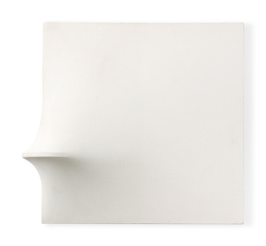 BIANCO by Agostino Bonalumi