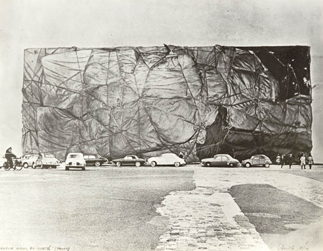Edifice Public Empaqueté, Project by Christo